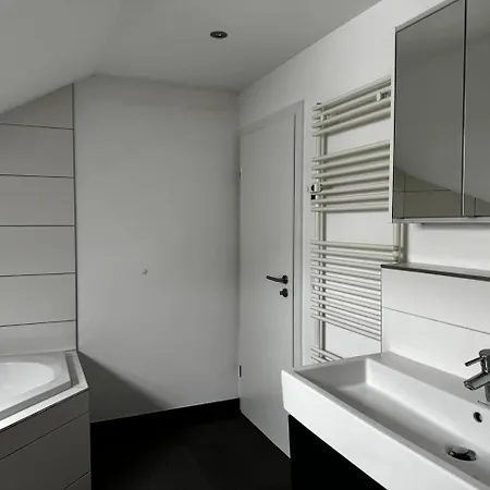 Modern For Up To 4 People In Apartment