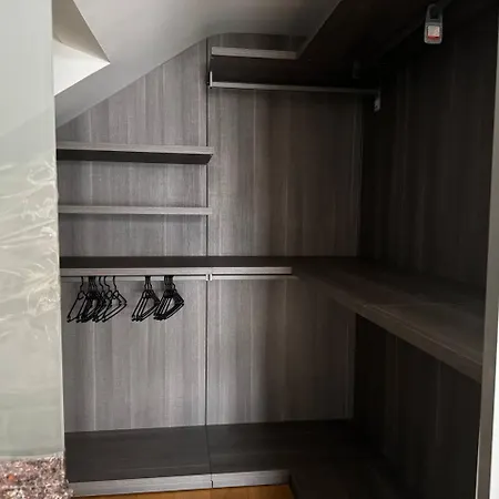Modern For Up To 4 People In Apartment Stuttgart