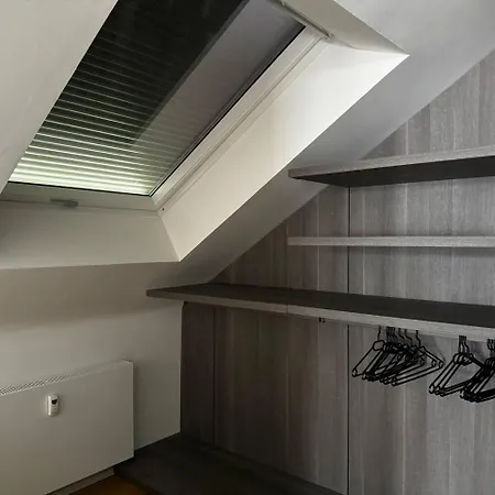 Modern For Up To 4 People In Apartment *